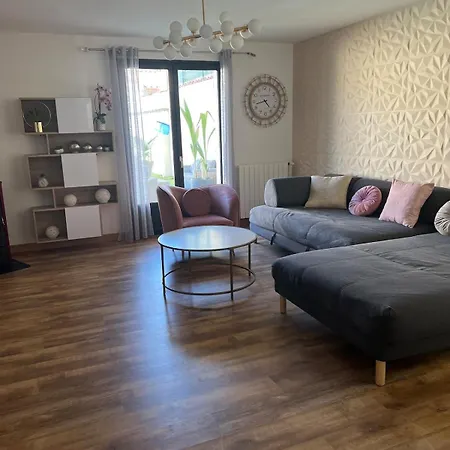 Spacious House With Private Pool וילה *
