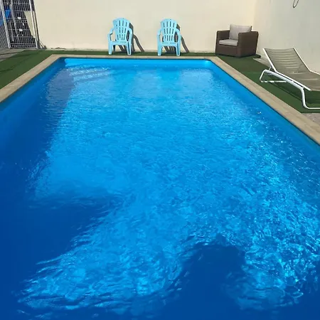 וילה Spacious House With Private Pool לאוולאנה