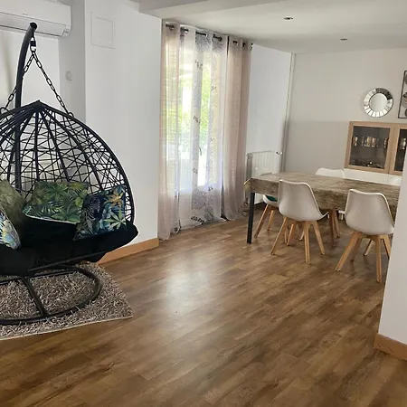 Spacious House With Private Pool *