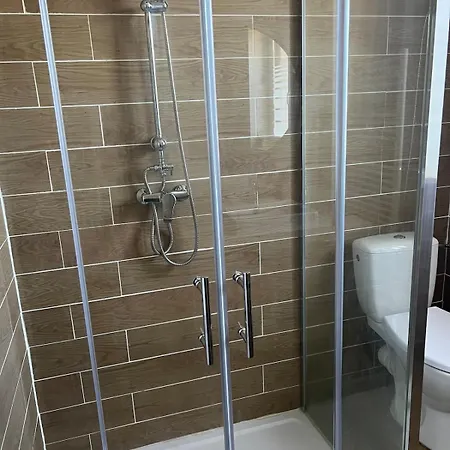 וילה Spacious House With Private Pool לאוולאנה